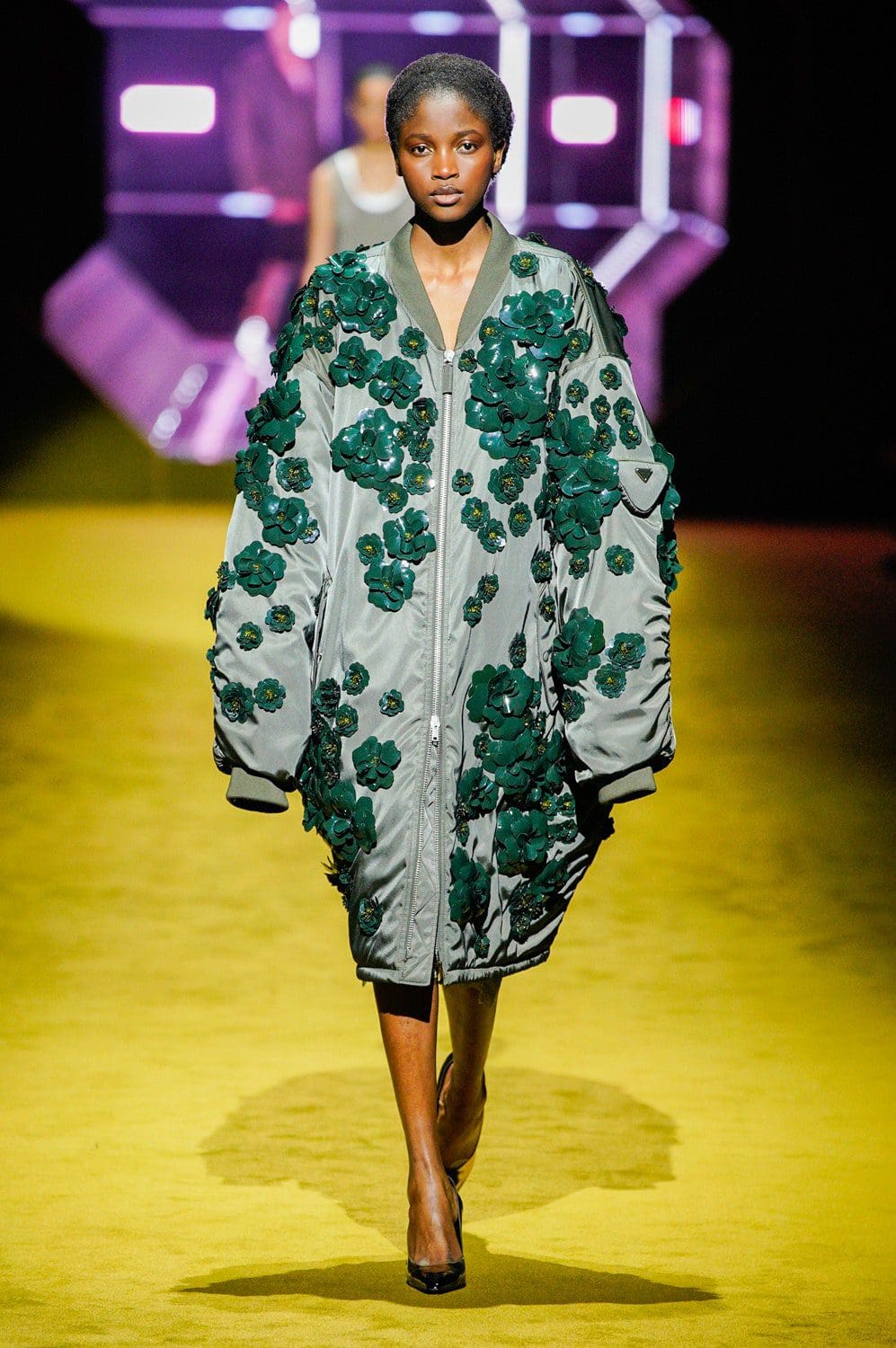 Prada Herbst Winter 2022-2023 Milan Runway Magazin