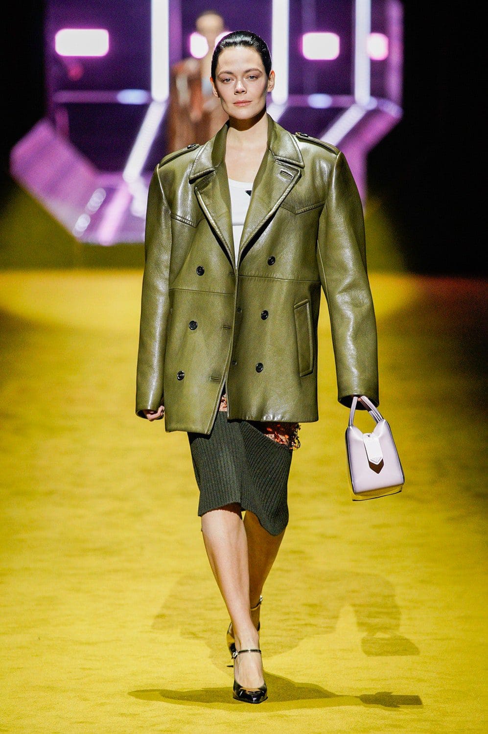 Prada Herbst Winter 2022-2023 Milan Runway Magazin