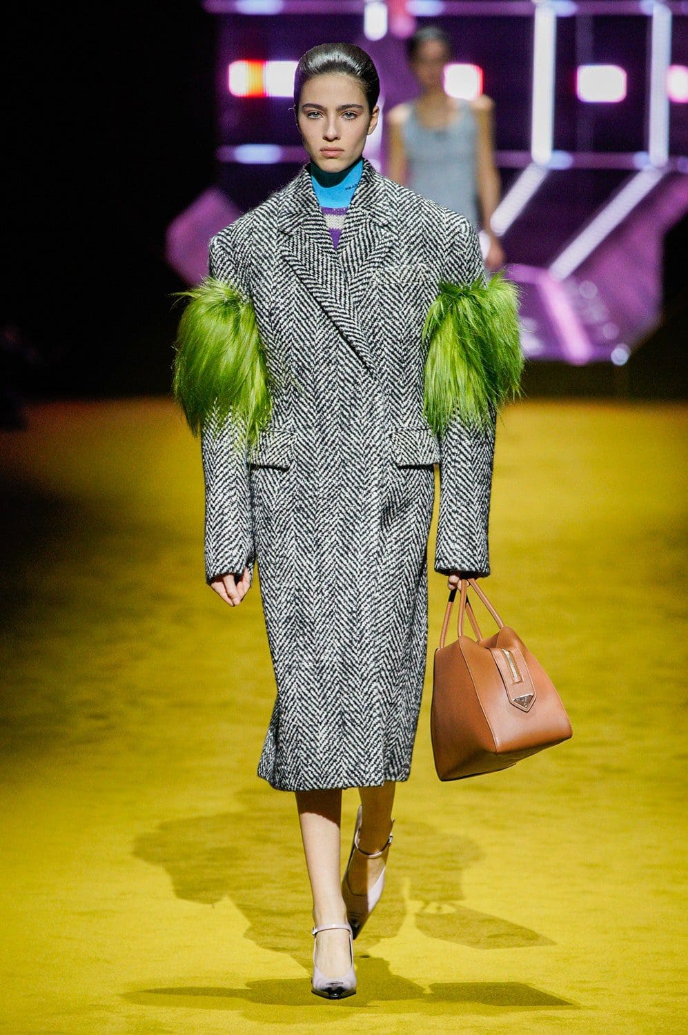 Prada Herbst Winter 2022-2023 Milan Runway Magazin