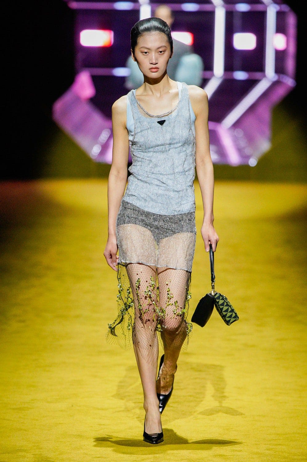 Prada Herbst Winter 2022-2023 Milan Runway Magazin