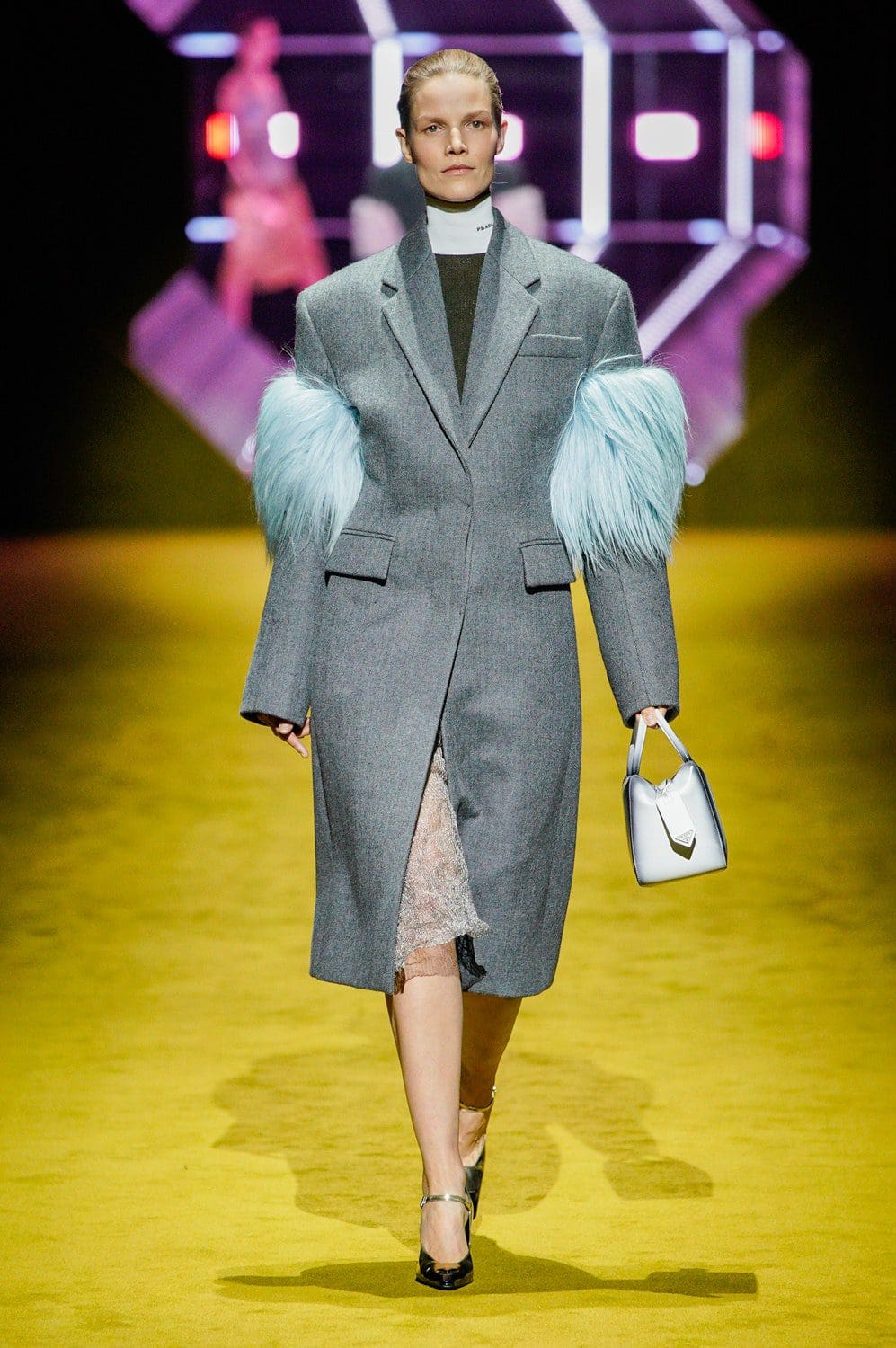 Prada Herbst Winter 2022-2023 Milan Runway Magazin