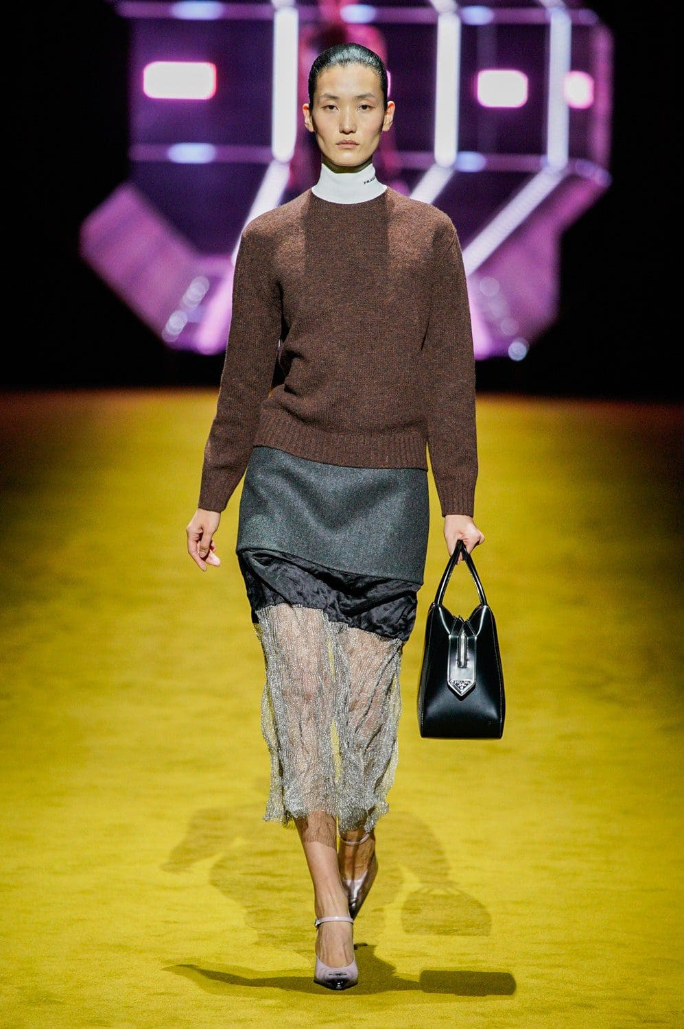 Prada Herbst Winter 2022-2023 Milan Runway Magazin