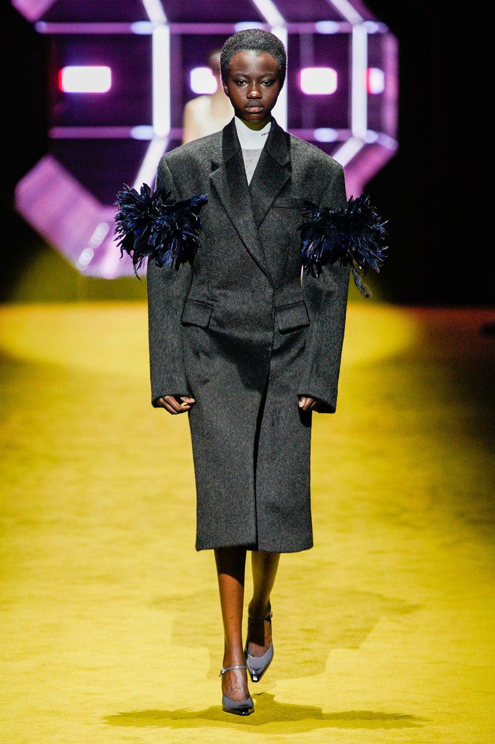 Prada Herbst Winter 2022-2023 Milan Runway Magazin