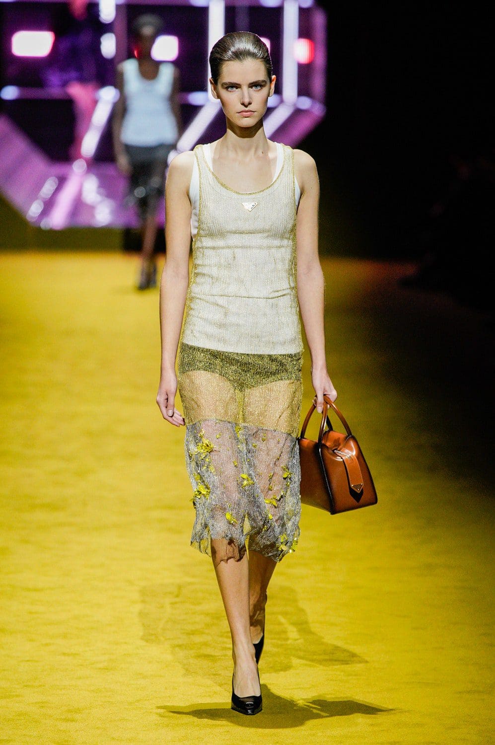 Prada Herbst Winter 2022-2023 Milan Runway Magazin