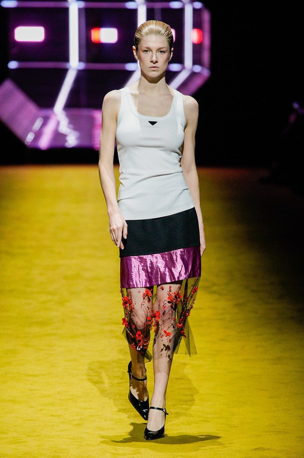 Prada Herbst Winter 2022-2023 Milan Runway Magazin