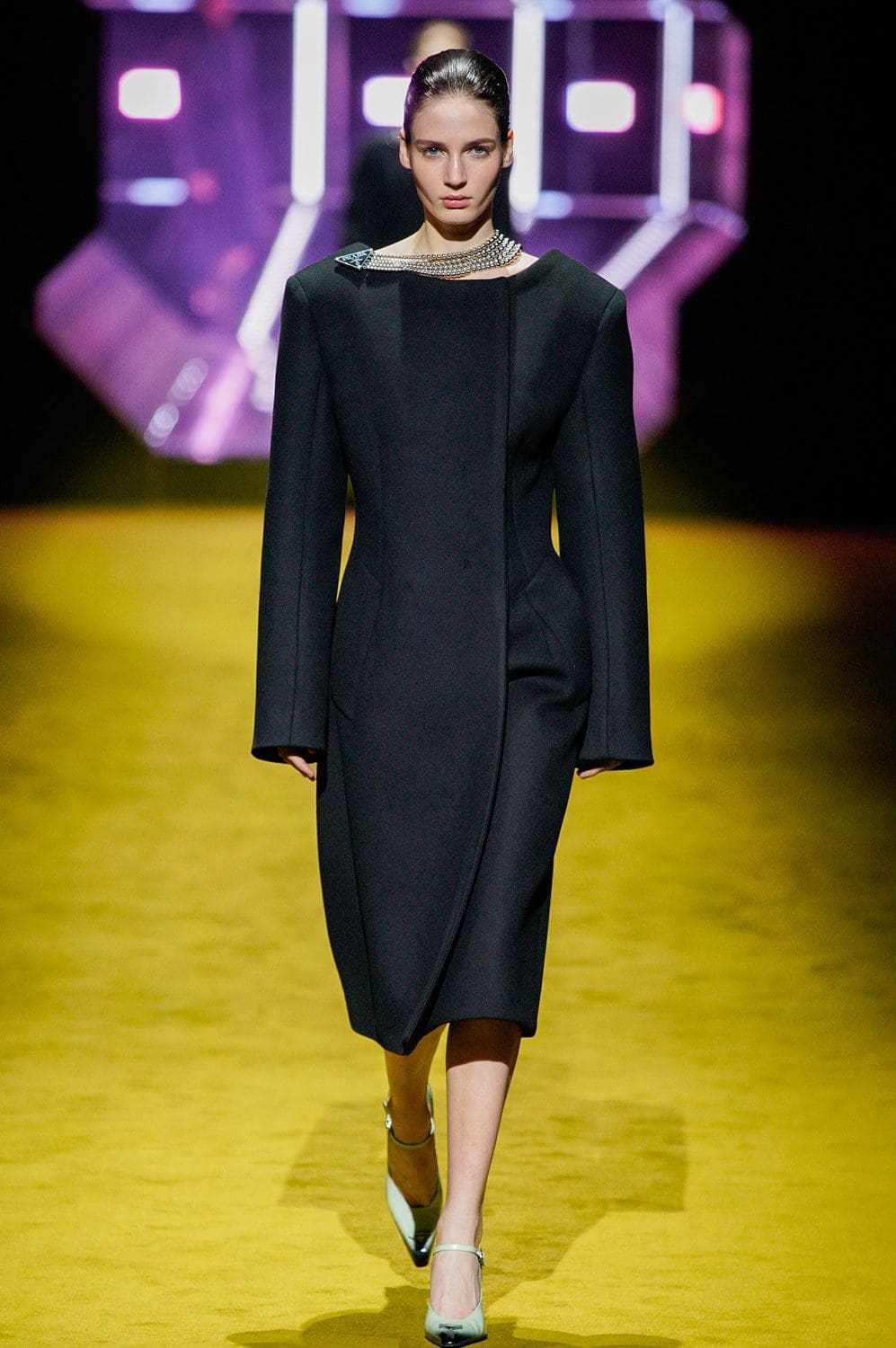 Prada Herbst Winter 2022-2023 Milan Runway Magazin
