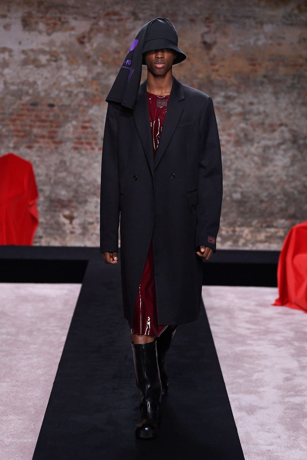 ラフ・シモンズ 2022年秋冬-2023 ロンドン RUNWAY マガジン