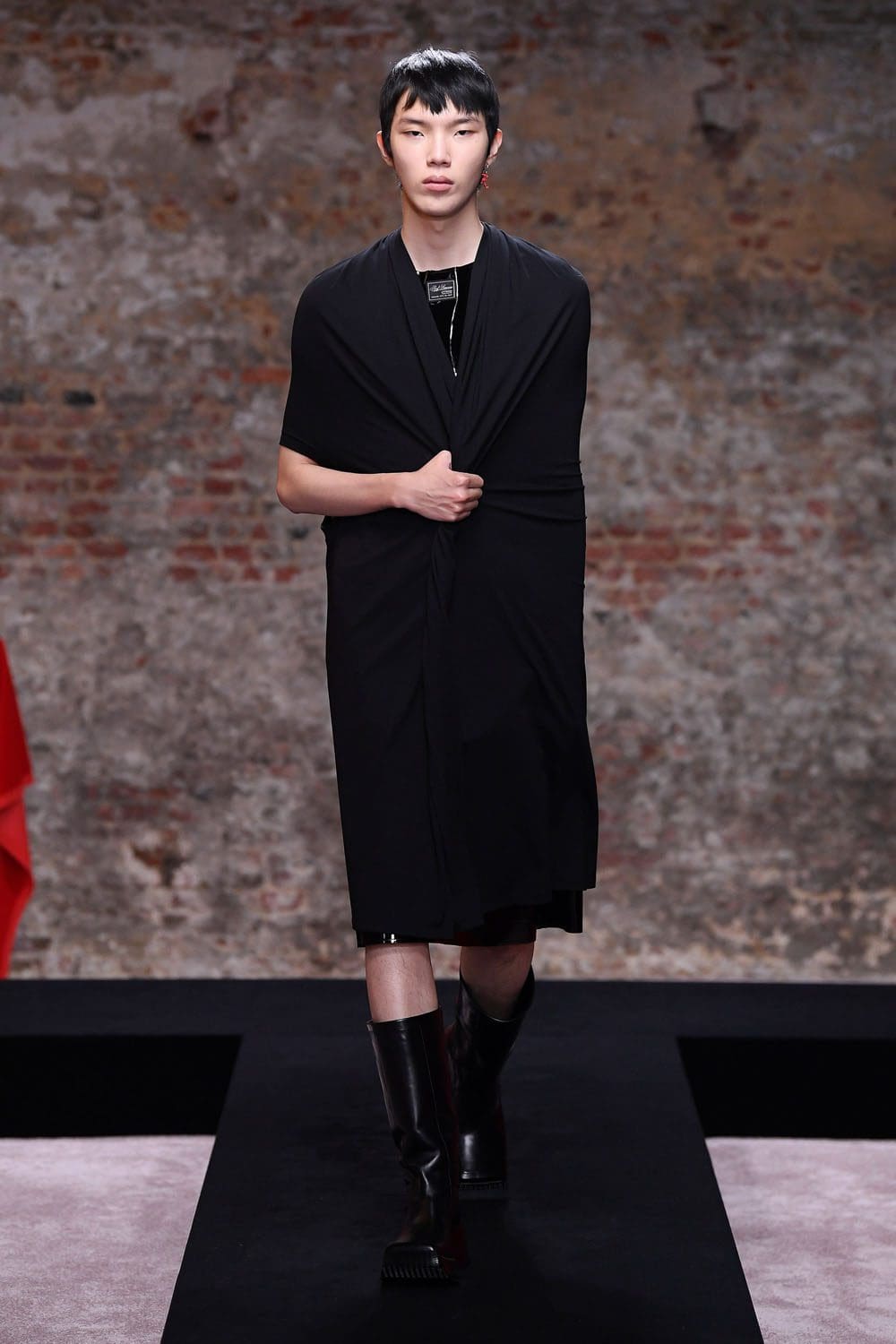 ラフ・シモンズ 2022年秋冬-2023 ロンドン RUNWAY マガジン