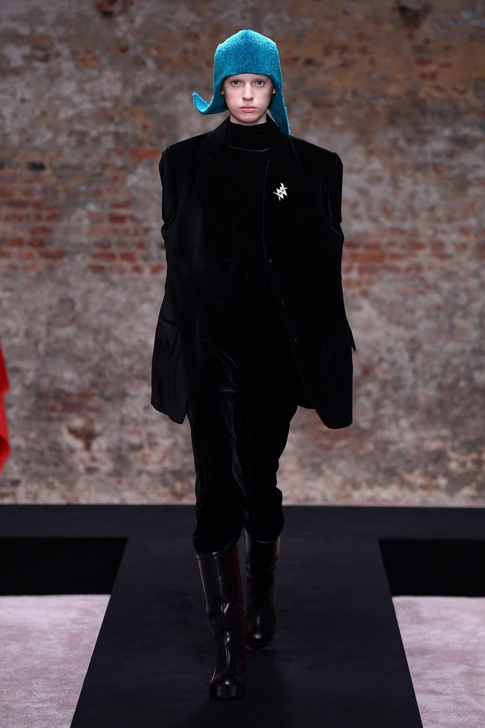 ラフ・シモンズ 2022年秋冬-2023 ロンドン RUNWAY マガジン