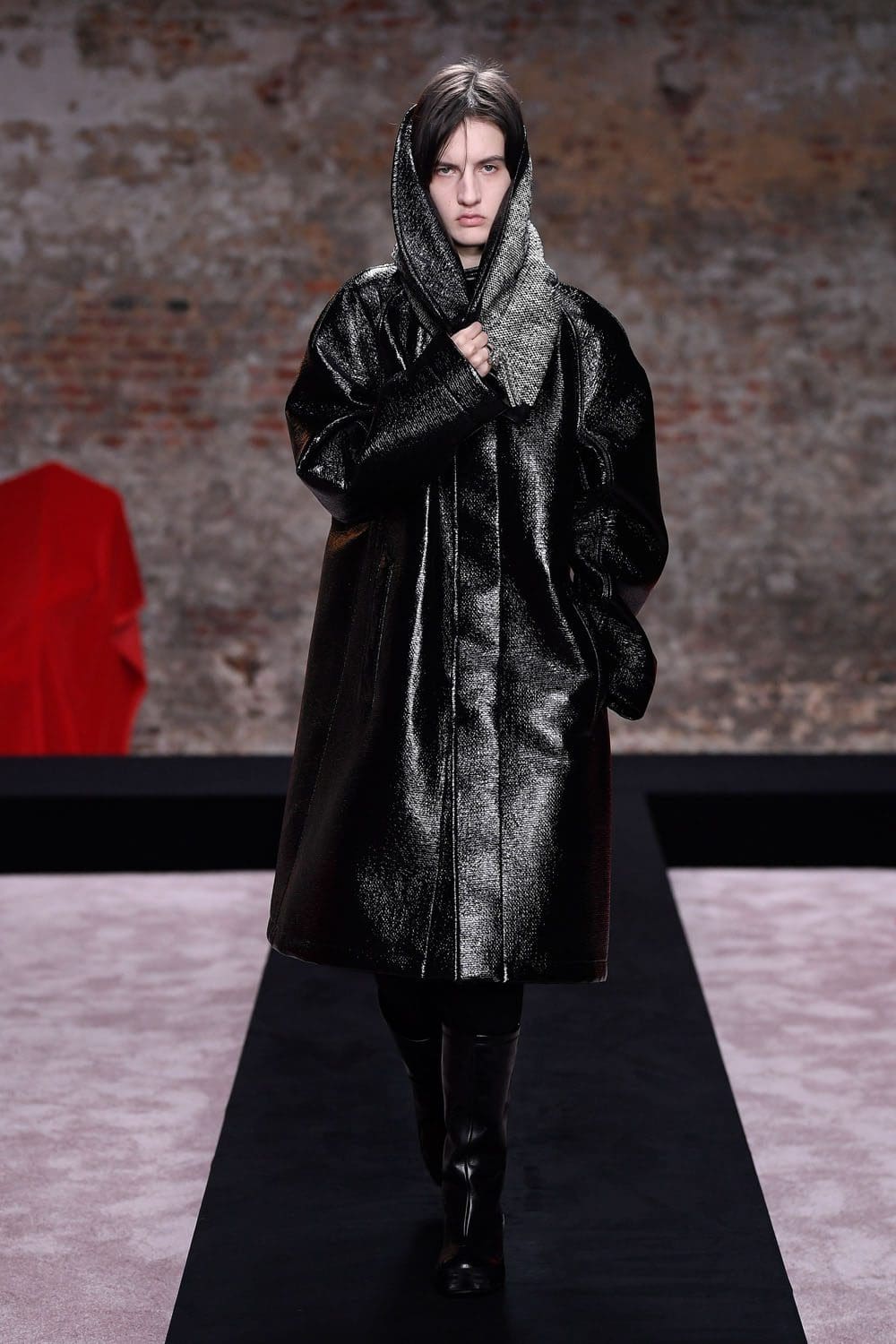 ラフ・シモンズ 2022年秋冬-2023 ロンドン RUNWAY マガジン