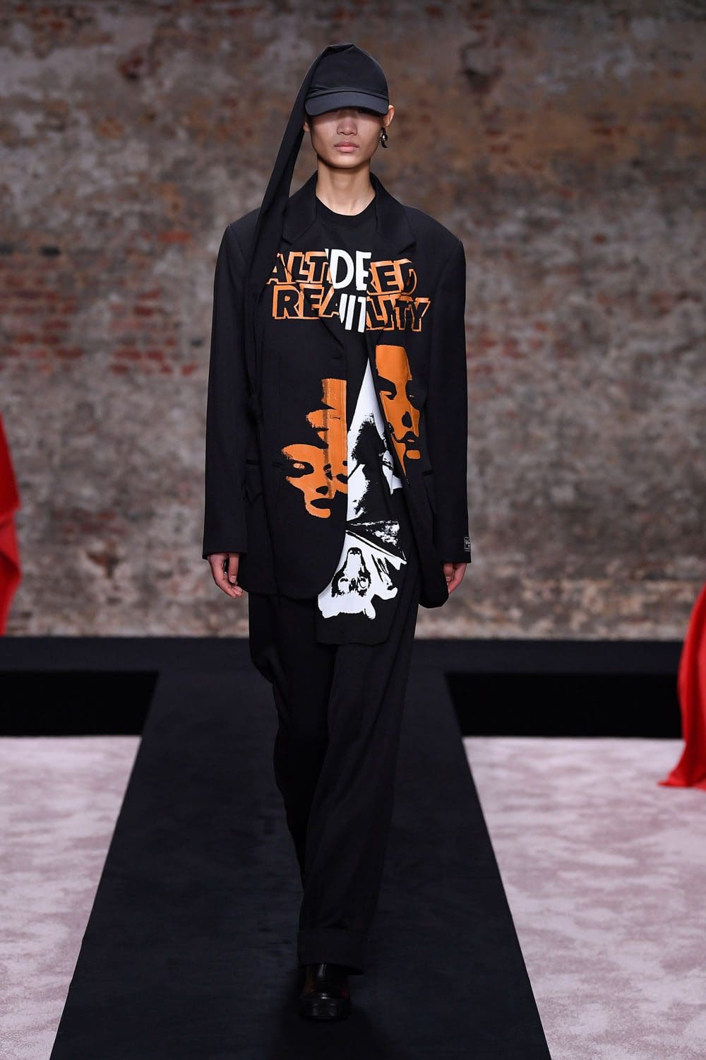 ラフ・シモンズ 2022年秋冬-2023 ロンドン RUNWAY マガジン