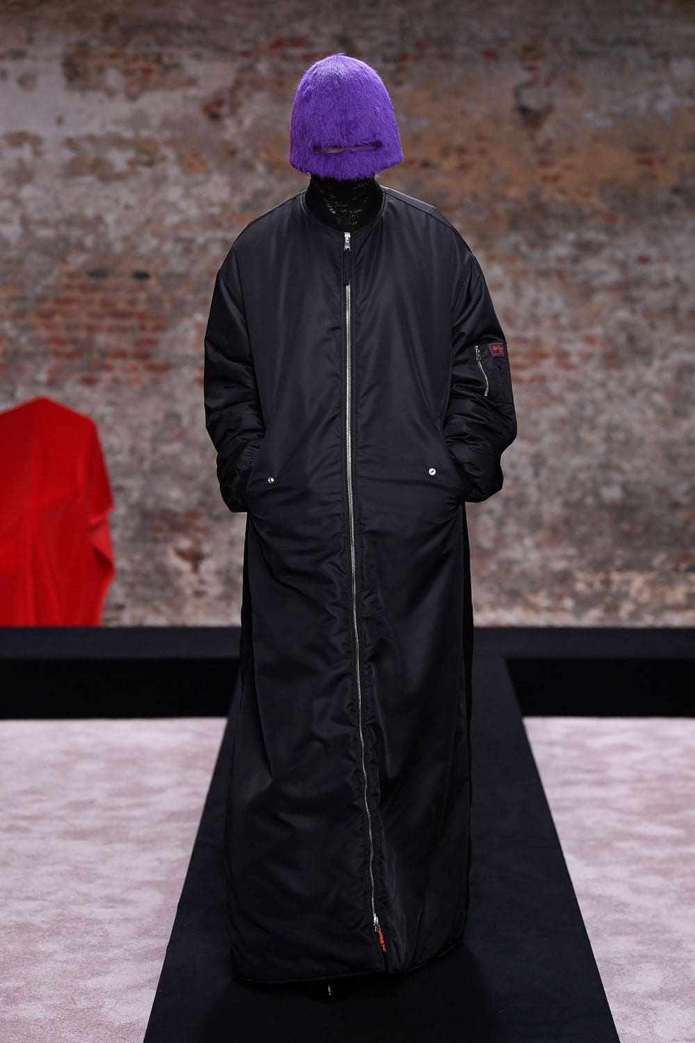 ラフ・シモンズ 2022年秋冬-2023 ロンドン RUNWAY マガジン