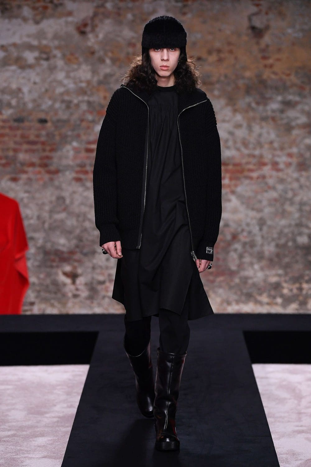 ラフ・シモンズ 2022年秋冬-2023 ロンドン RUNWAY マガジン