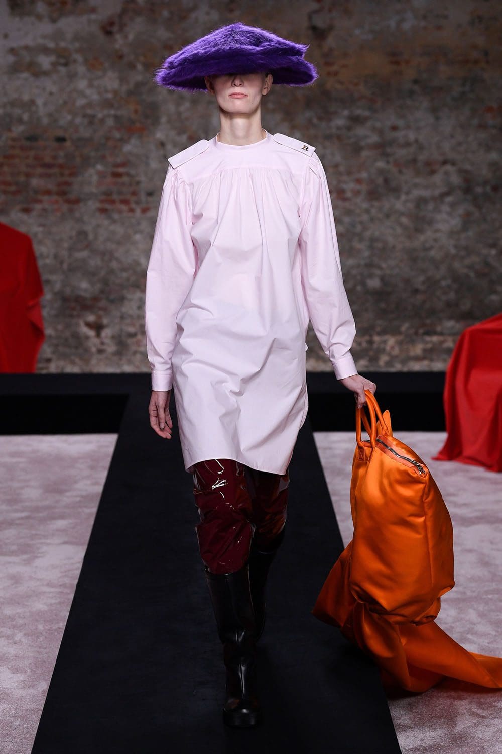 ラフ・シモンズ 2022年秋冬-2023 ロンドン RUNWAY マガジン
