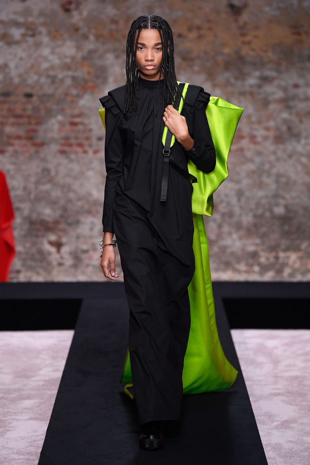 ラフ・シモンズ 2022年秋冬-2023 ロンドン RUNWAY マガジン