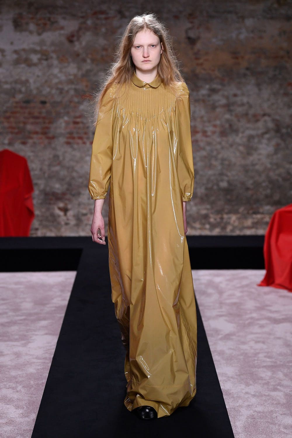 ラフ・シモンズ 2022年秋冬-2023 ロンドン RUNWAY マガジン
