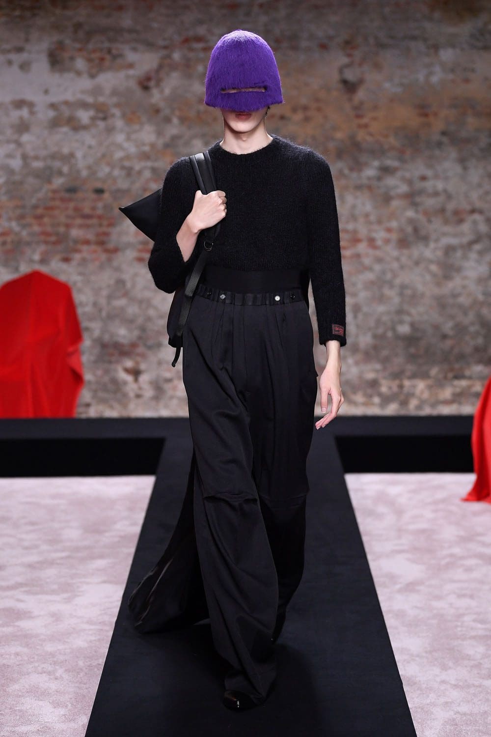 ラフ・シモンズ 2022年秋冬-2023 ロンドン RUNWAY マガジン