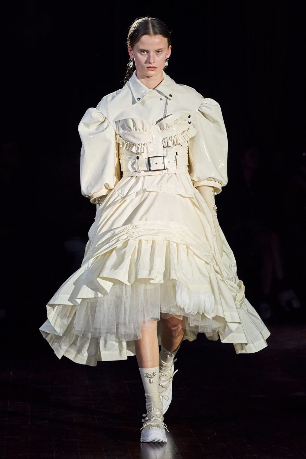 Simone Rocha Autunno Inverno 2022-2023 Londra RUNWAY MAGAZINE