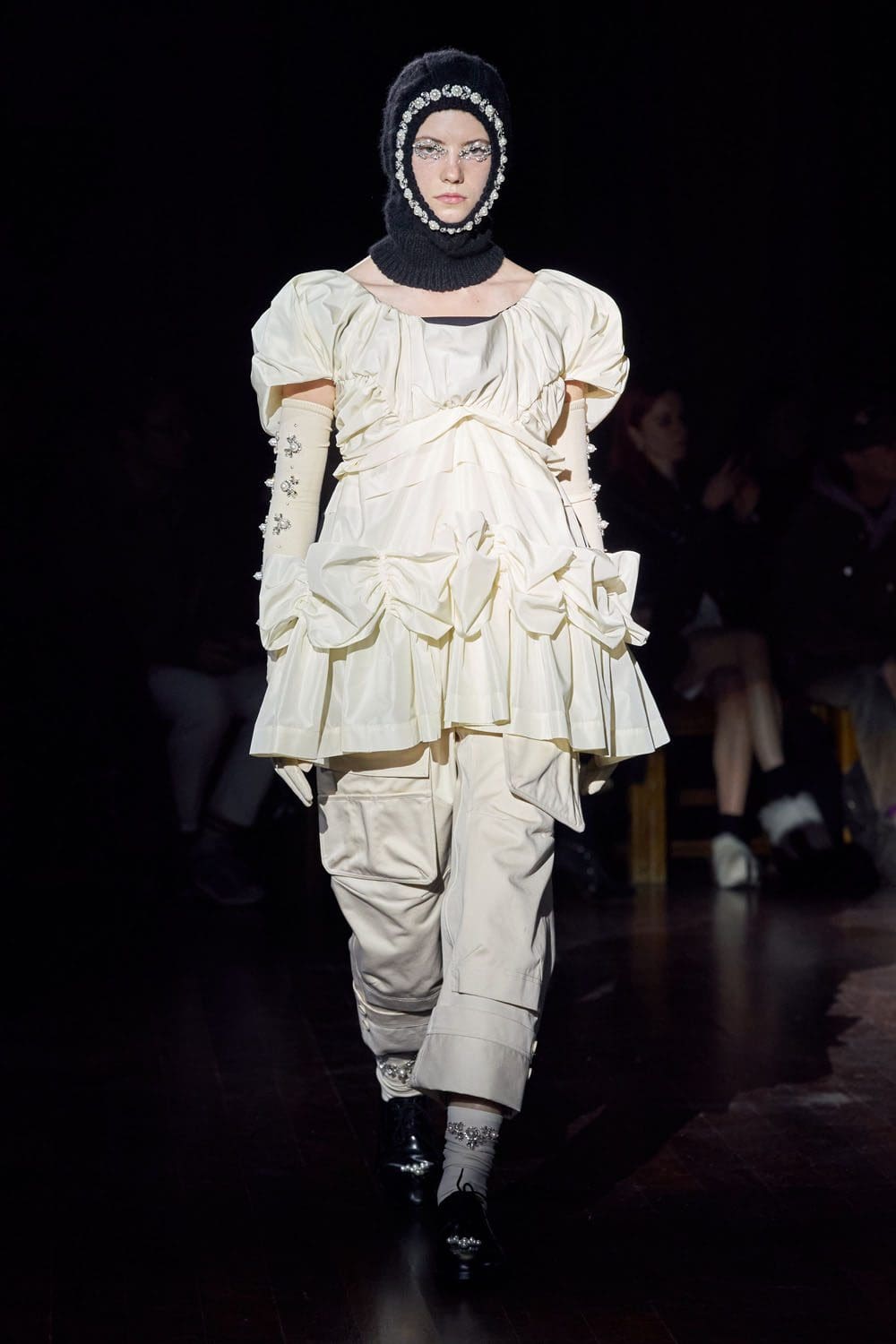 Simone Rocha Autunno Inverno 2022-2023 Londra RUNWAY MAGAZINE