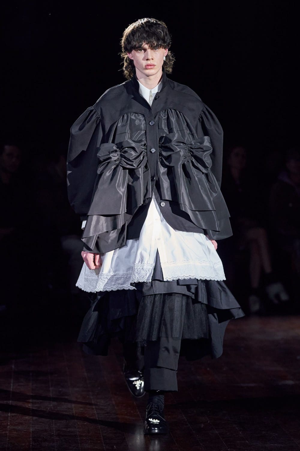 Simone Rocha Autunno Inverno 2022-2023 Londra RUNWAY MAGAZINE