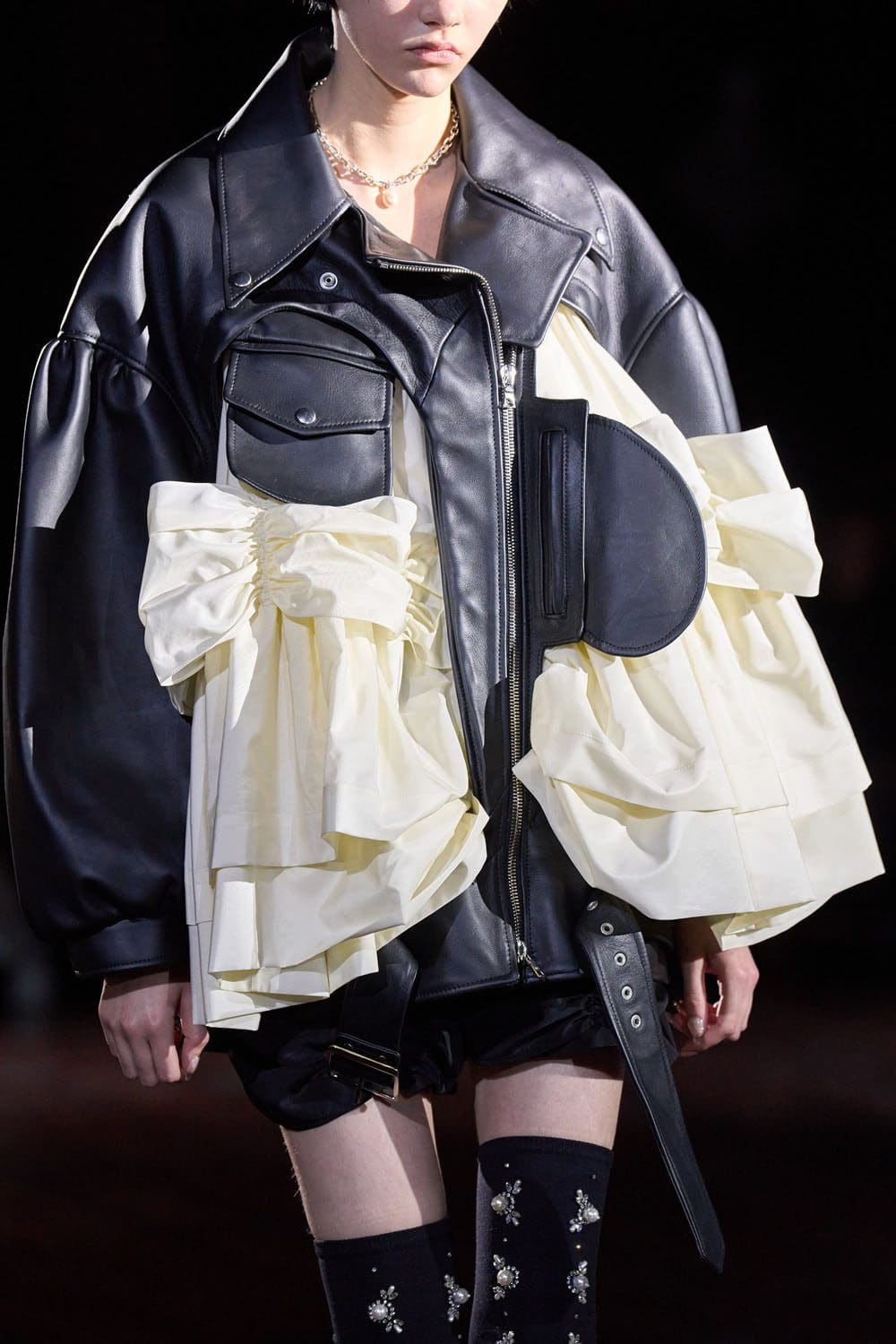 Simone Rocha Autunno Inverno 2022-2023 Londra RUNWAY MAGAZINE