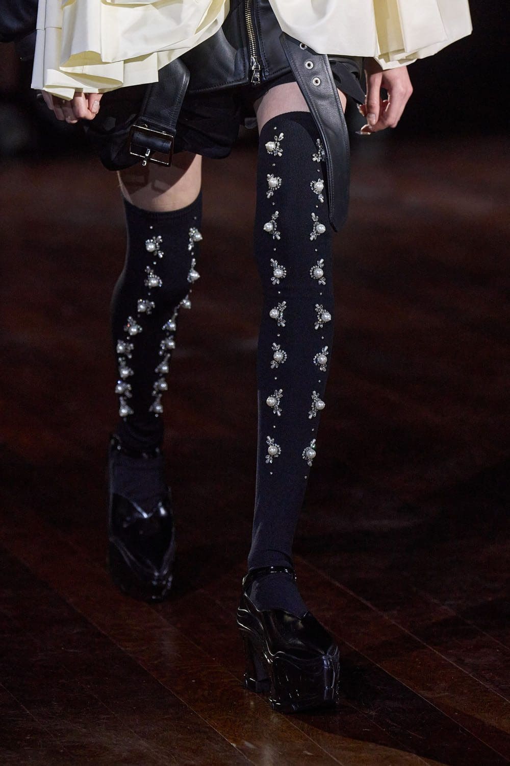 Simone Rocha Autunno Inverno 2022-2023 Londra RUNWAY MAGAZINE