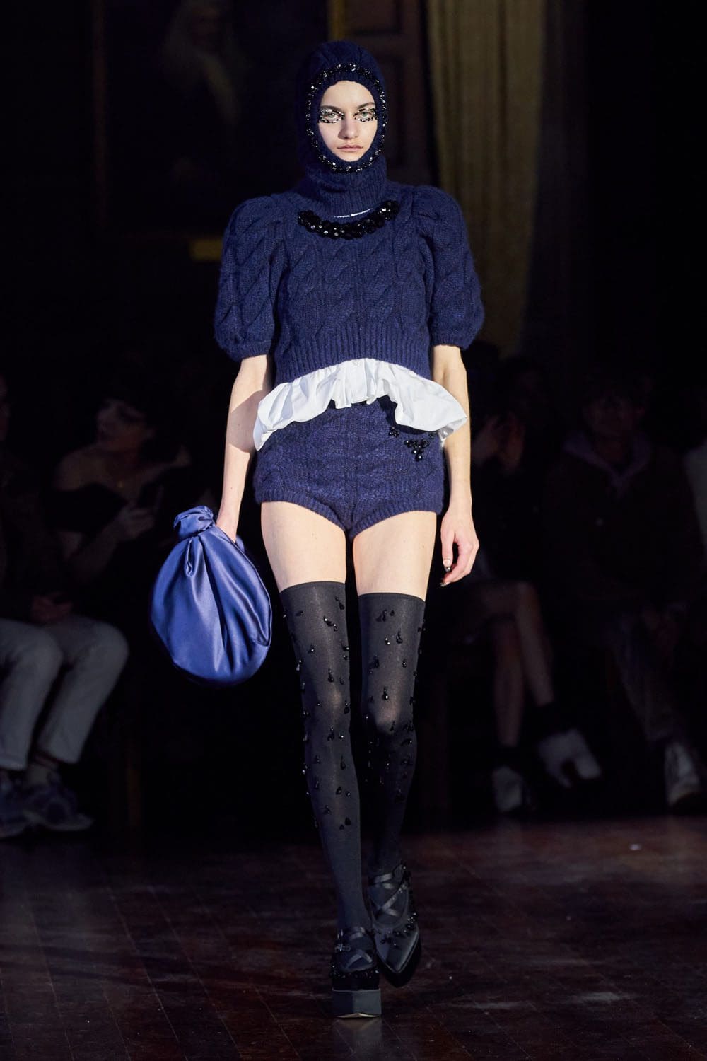Simone Rocha Autunno Inverno 2022-2023 Londra RUNWAY MAGAZINESimone Rocha Autunno Inverno 2022-2023 Londra RUNWAY MAGAZINE