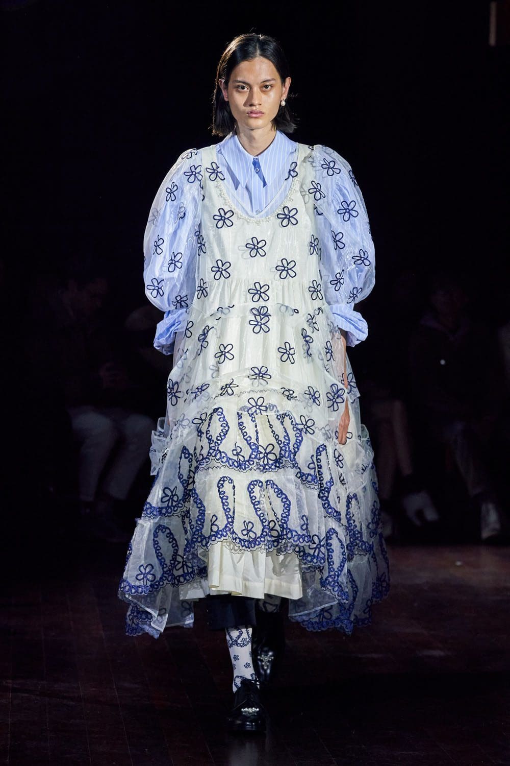 Simone Rocha Autunno Inverno 2022-2023 Londra RUNWAY MAGAZINE