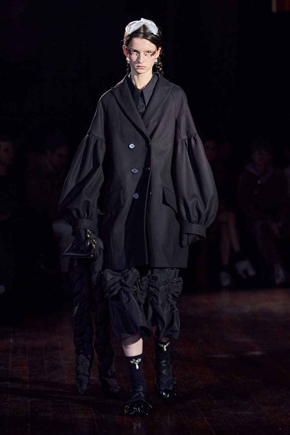 Simone Rocha Autunno Inverno 2022-2023 Londra RUNWAY MAGAZINE
