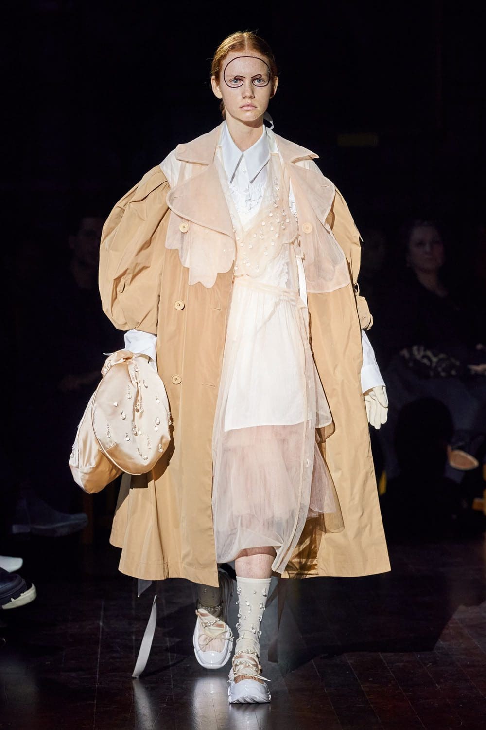 Simone Rocha Autunno Inverno 2022-2023 Londra RUNWAY MAGAZINE