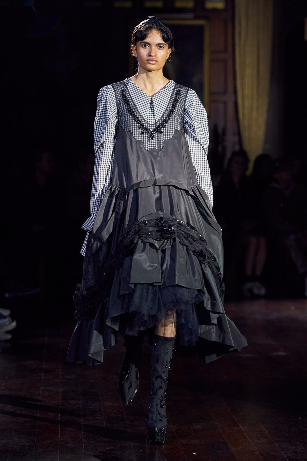 Simone Rocha Autunno Inverno 2022-2023 Londra RUNWAY MAGAZINE