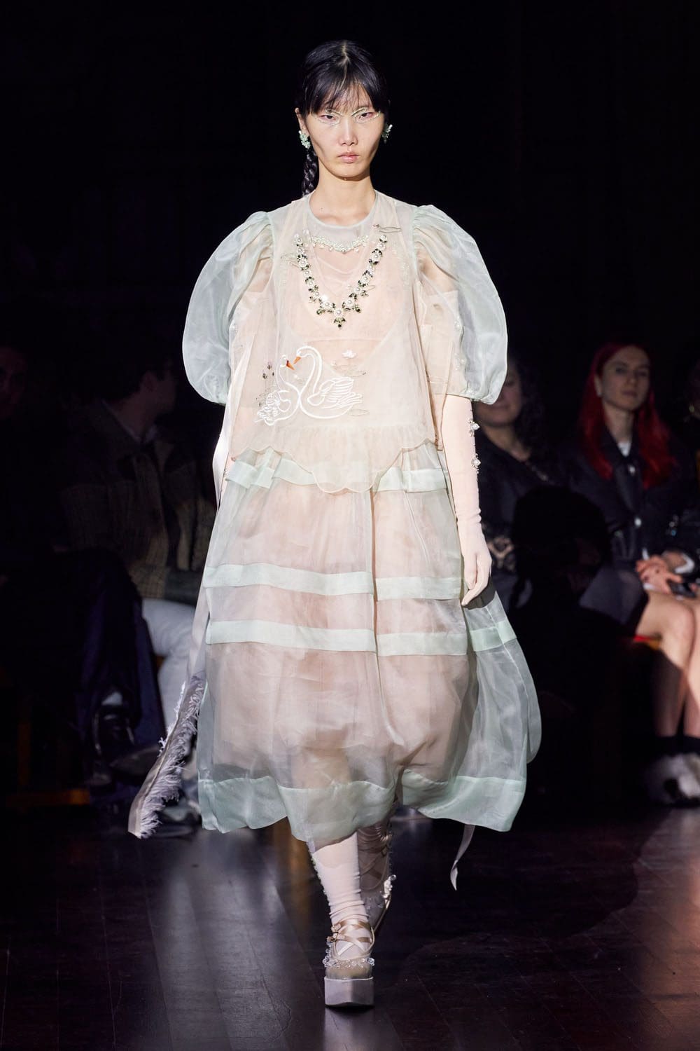 Simone Rocha Autunno Inverno 2022-2023 Londra RUNWAY MAGAZINE