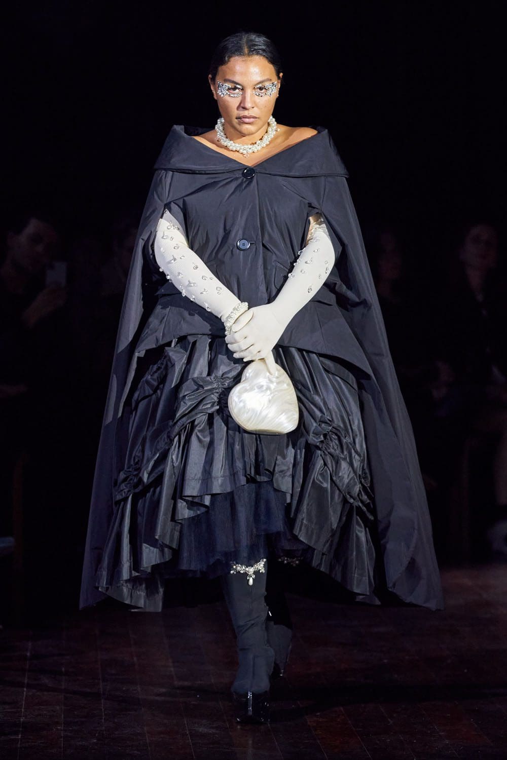 Simone Rocha Autunno Inverno 2022-2023 Londra RUNWAY MAGAZINE