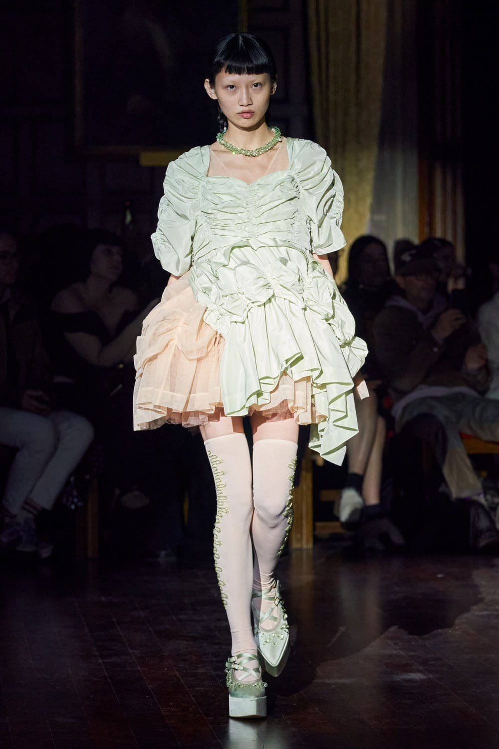 Simone Rocha Autunno Inverno 2022-2023 Londra RUNWAY MAGAZINE