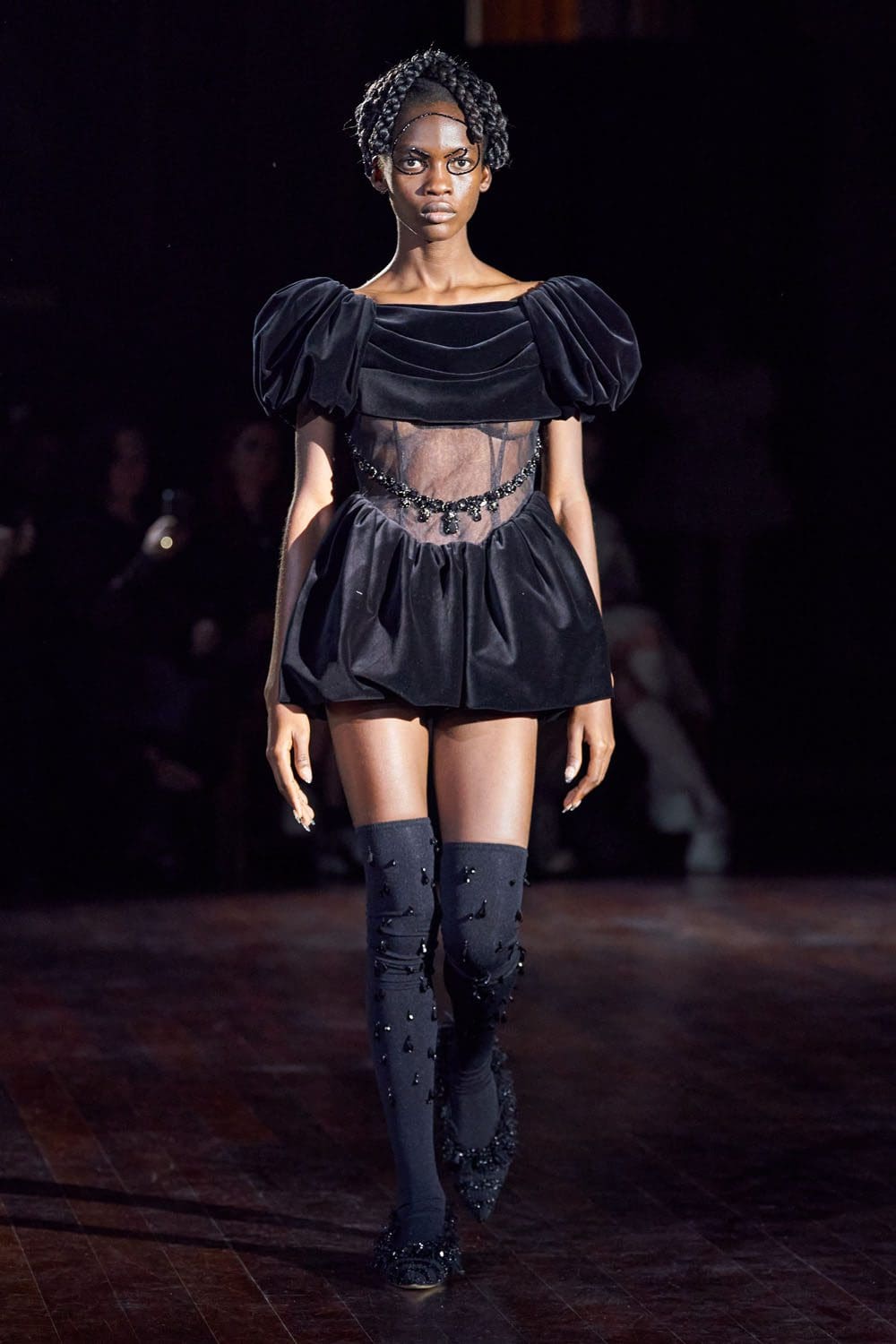 Simone Rocha Autunno Inverno 2022-2023 Londra RUNWAY MAGAZINE
