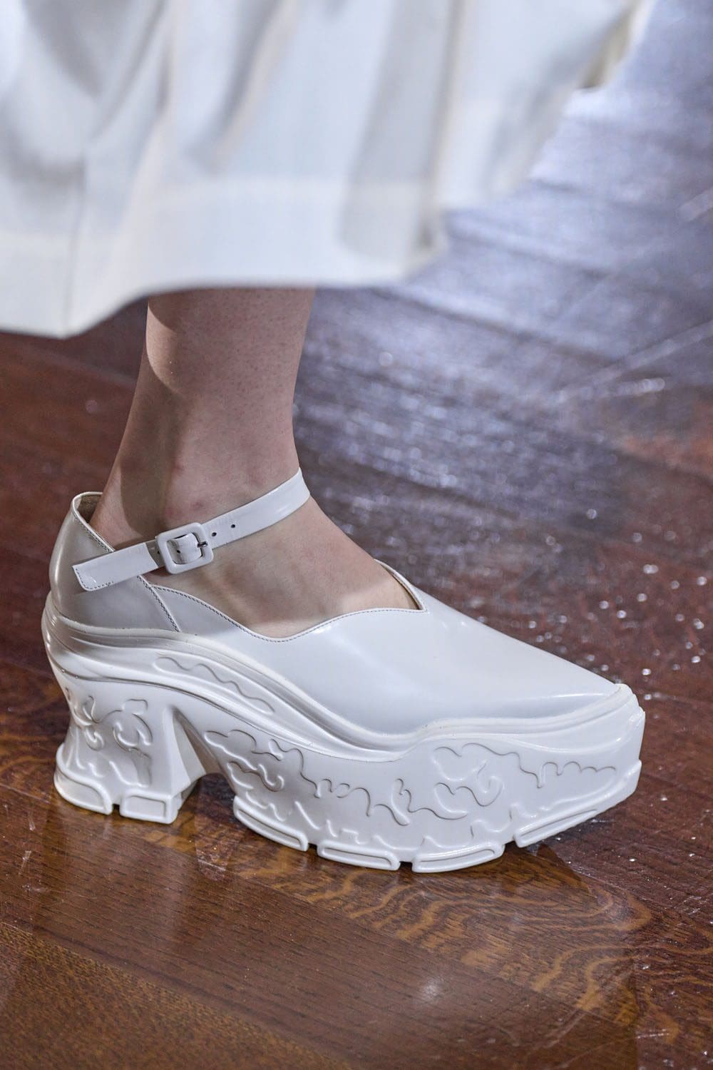 Simone Rocha Autunno Inverno 2022-2023 Londra RUNWAY MAGAZINE