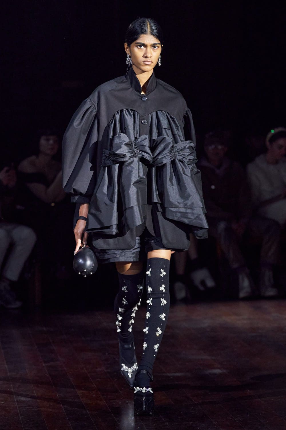 Simone Rocha Autunno Inverno 2022-2023 Londra RUNWAY MAGAZINE