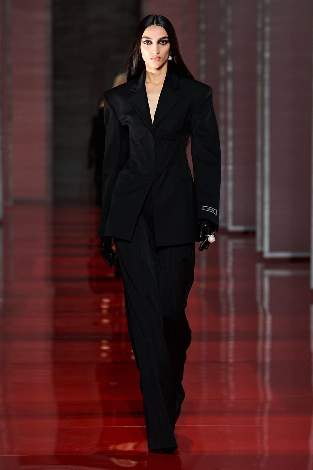 Versace Otoño Invierno 2022-2023 Milán Runway Revistas