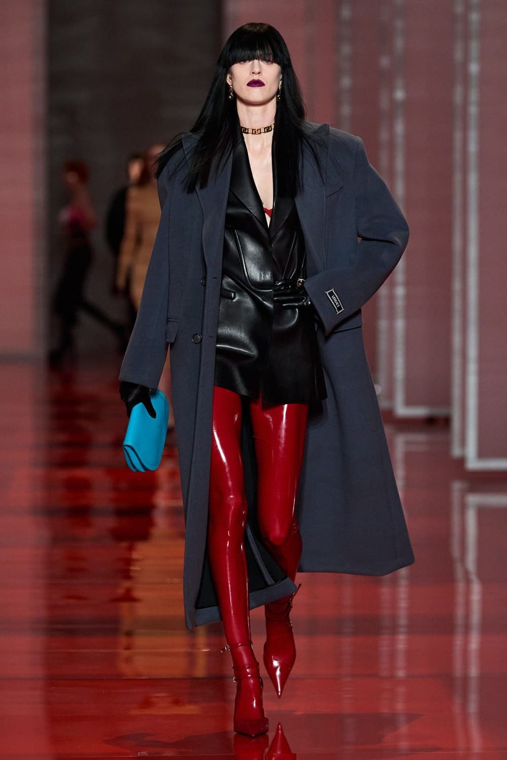Versace Otoño Invierno 2022-2023 Milán Runway Revistas