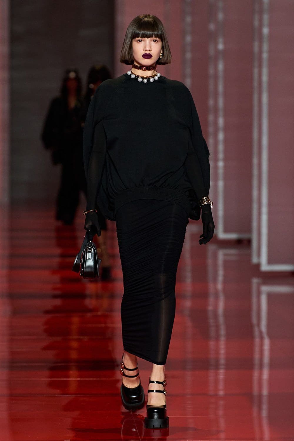 Versace Otoño Invierno 2022-2023 Milán Runway Revistas