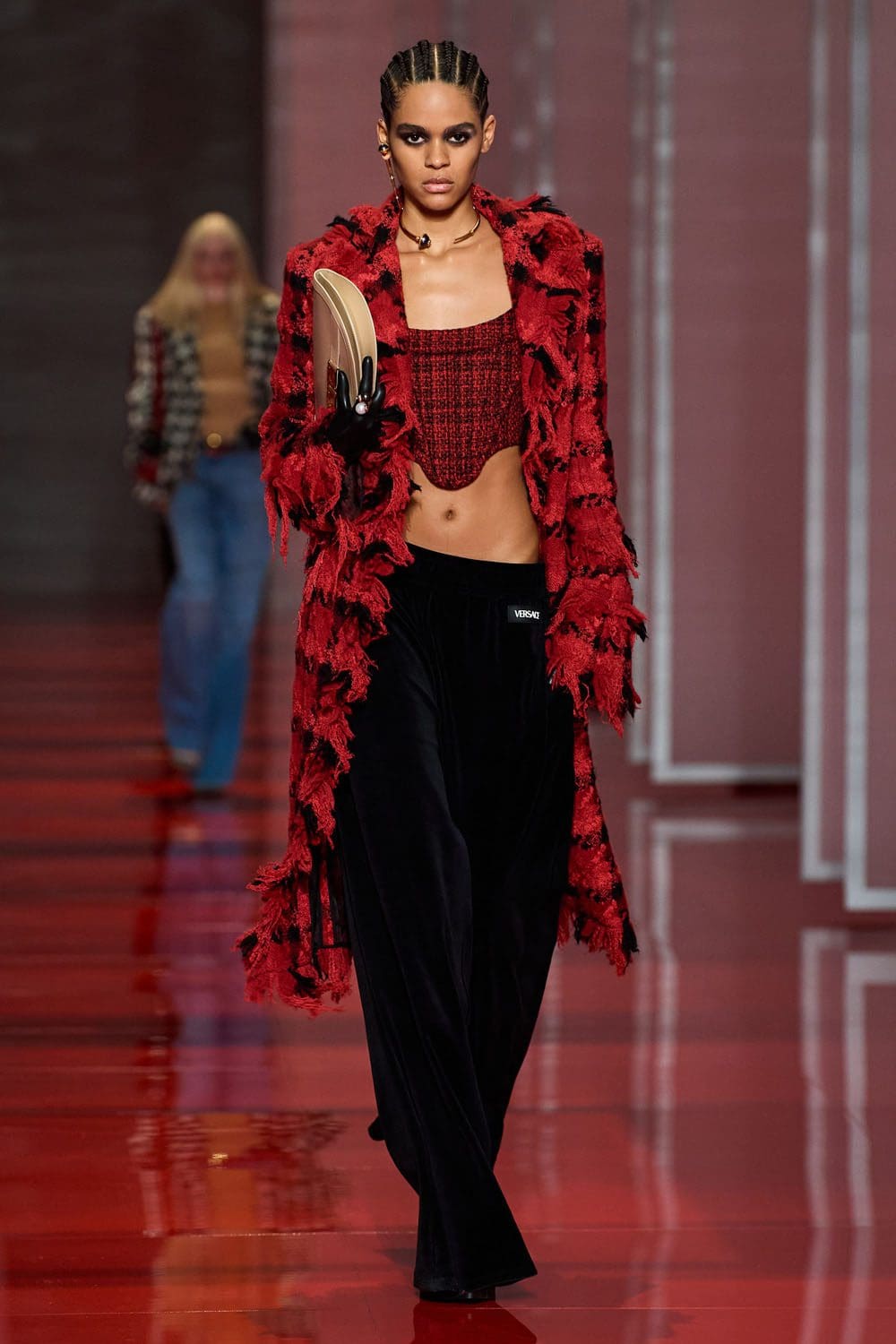 Versace Otoño Invierno 2022-2023 Milán Runway Revistas