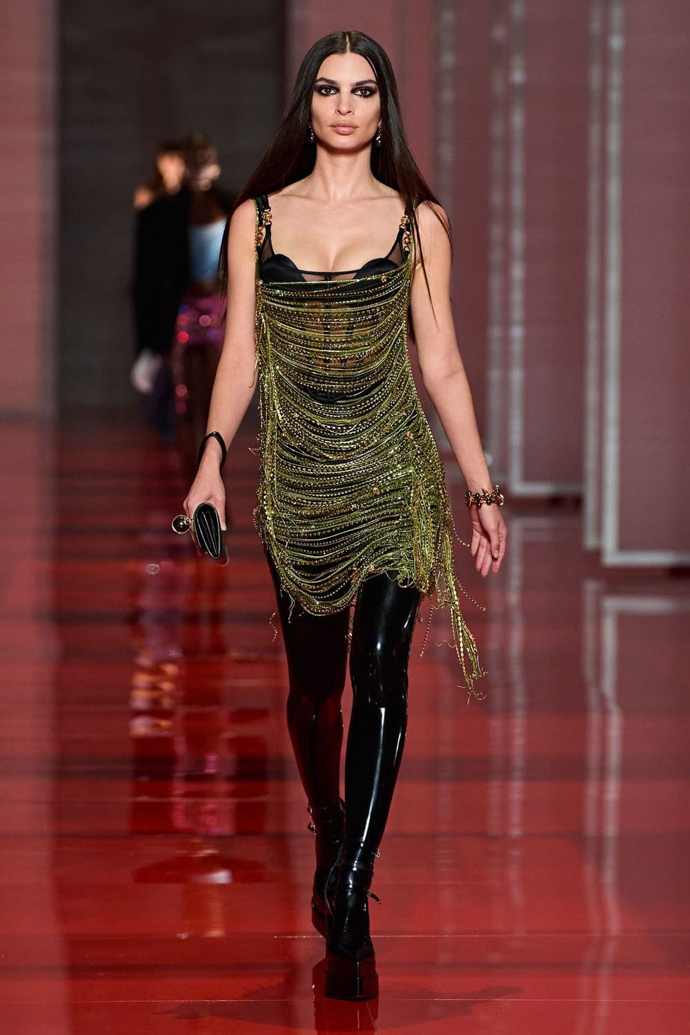 Versace Otoño Invierno 2022-2023 Milán Runway Revistas