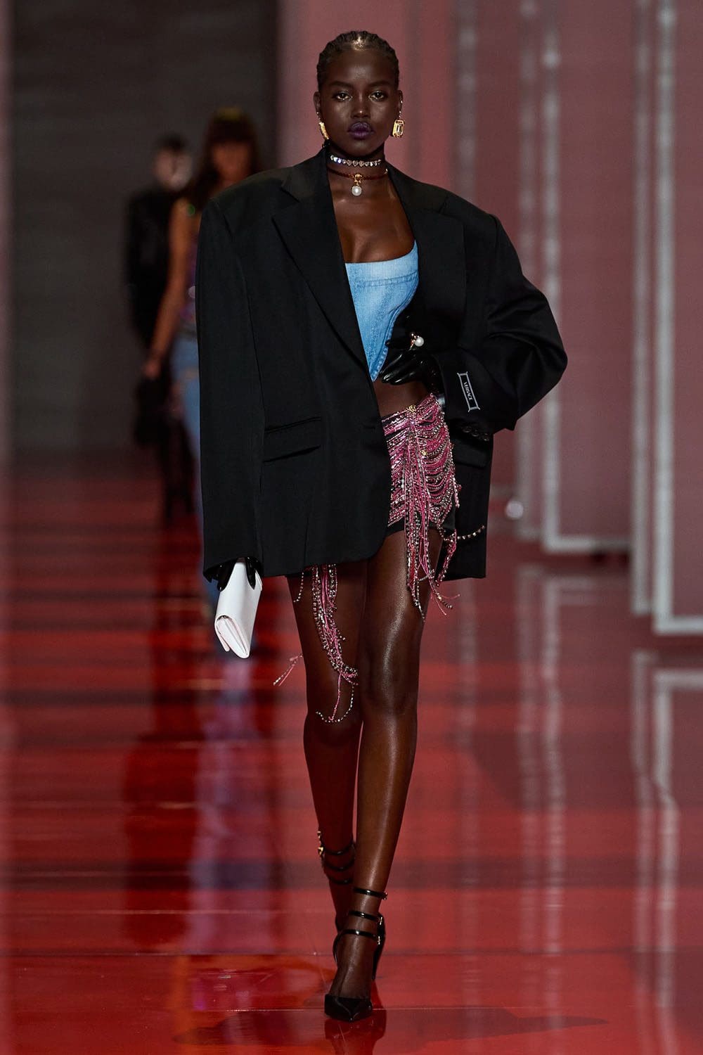 Versace Otoño Invierno 2022-2023 Milán Runway Revistas