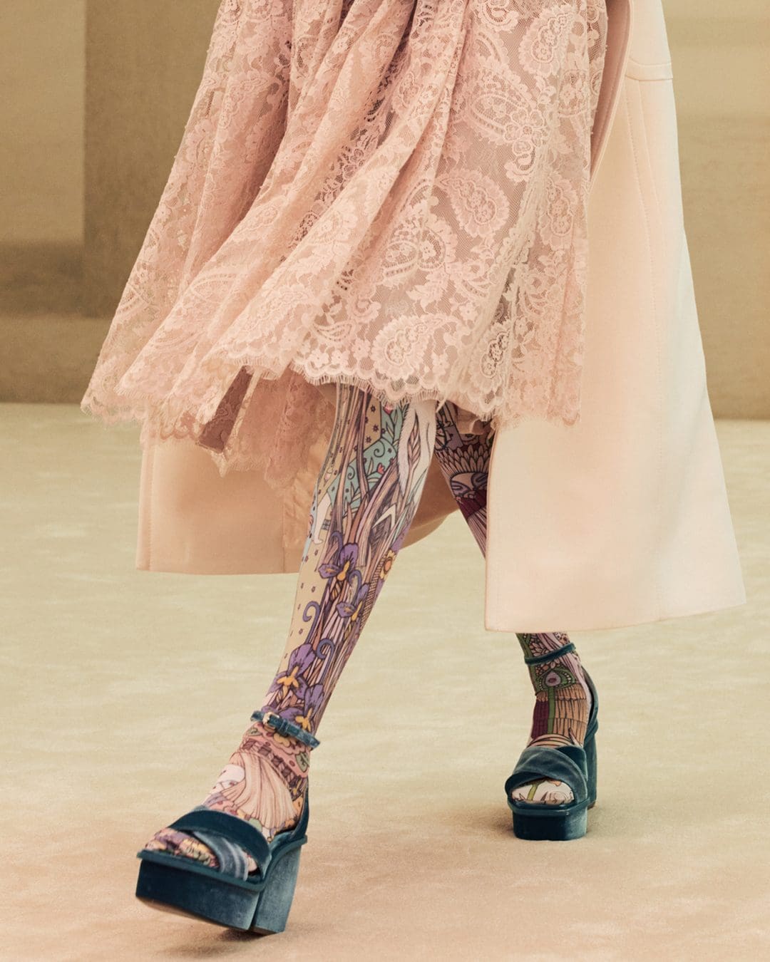 Zimmermann Fall Winter 2022-2023 Details Close Up by RUNWAY MAGAZINE