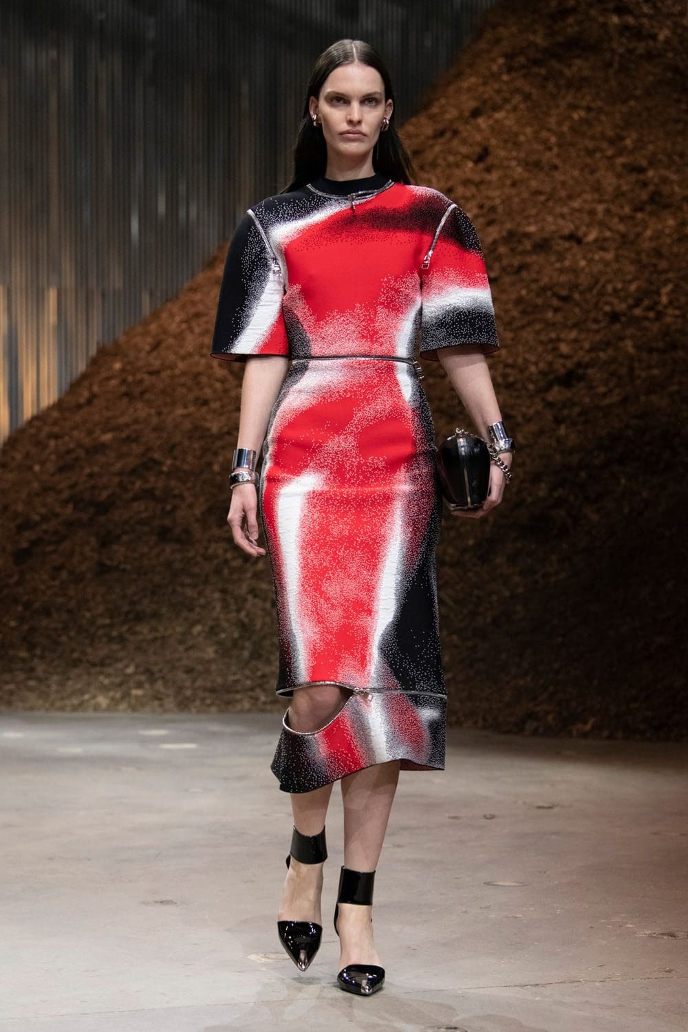 Alexander McQueen Autunno Inverno 2022-2023 Runway Magazine