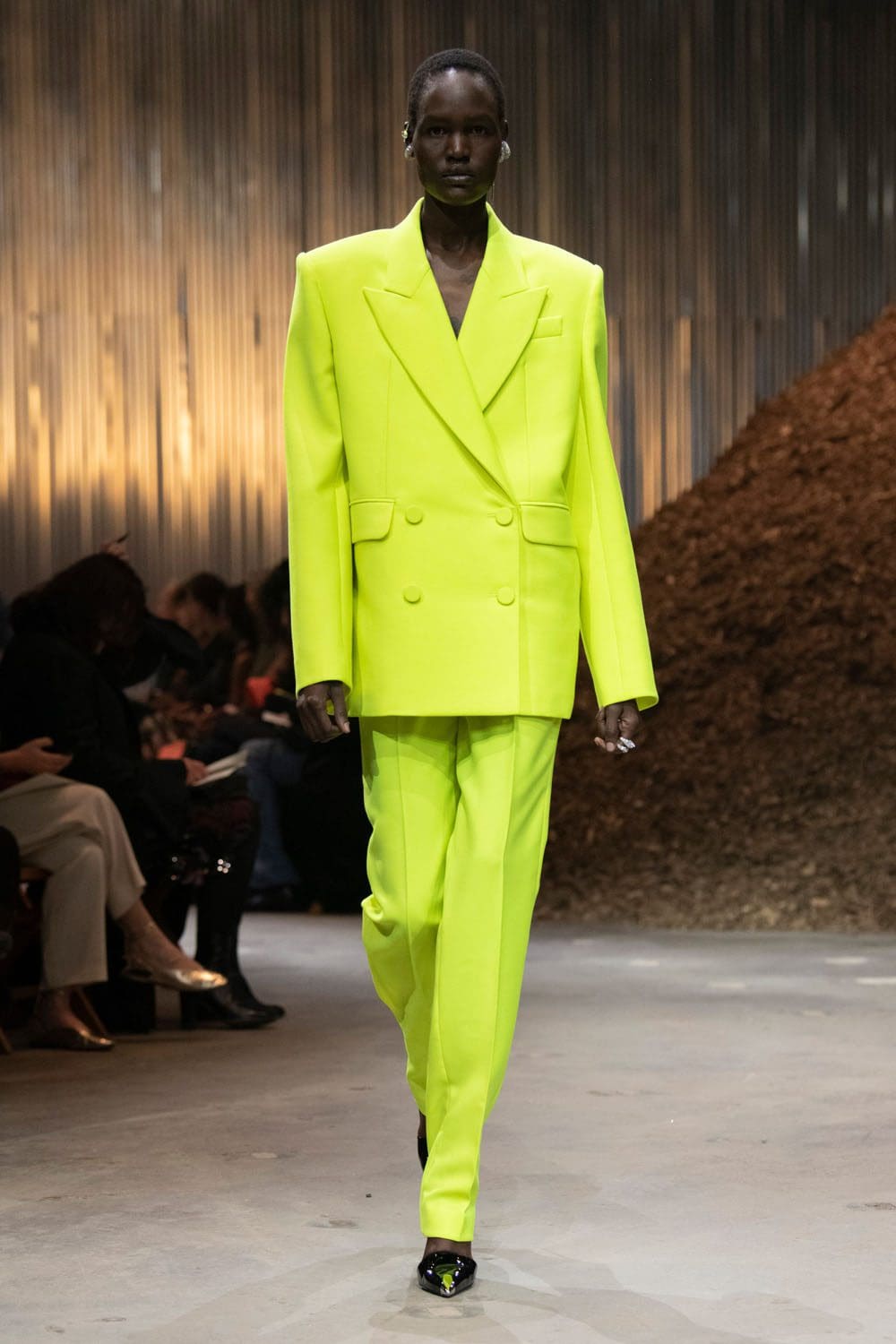 Alexander McQueen Autunno Inverno 2022-2023 Runway Magazine