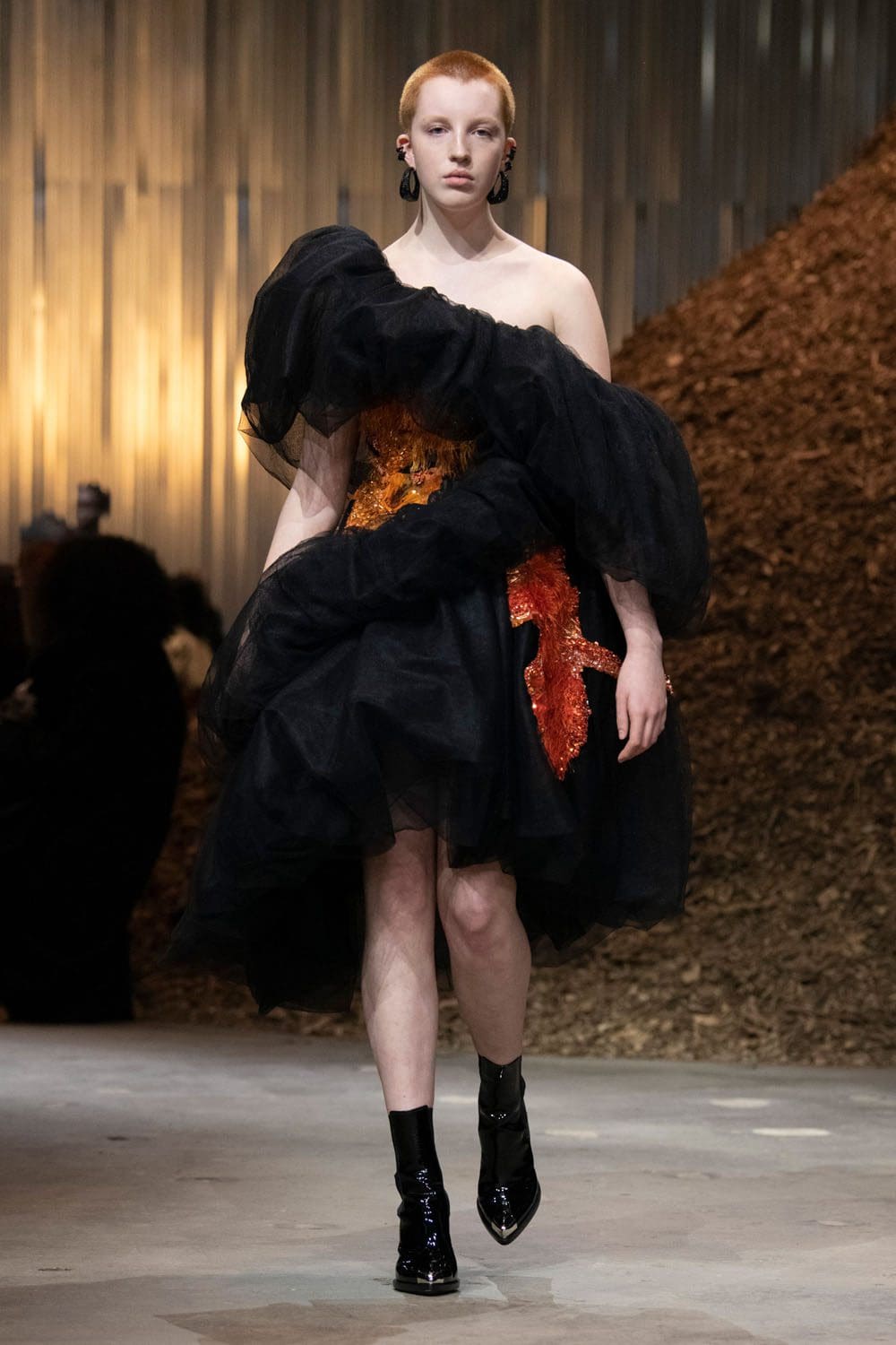 Alexander McQueen Autunno Inverno 2022-2023 Runway Magazine
