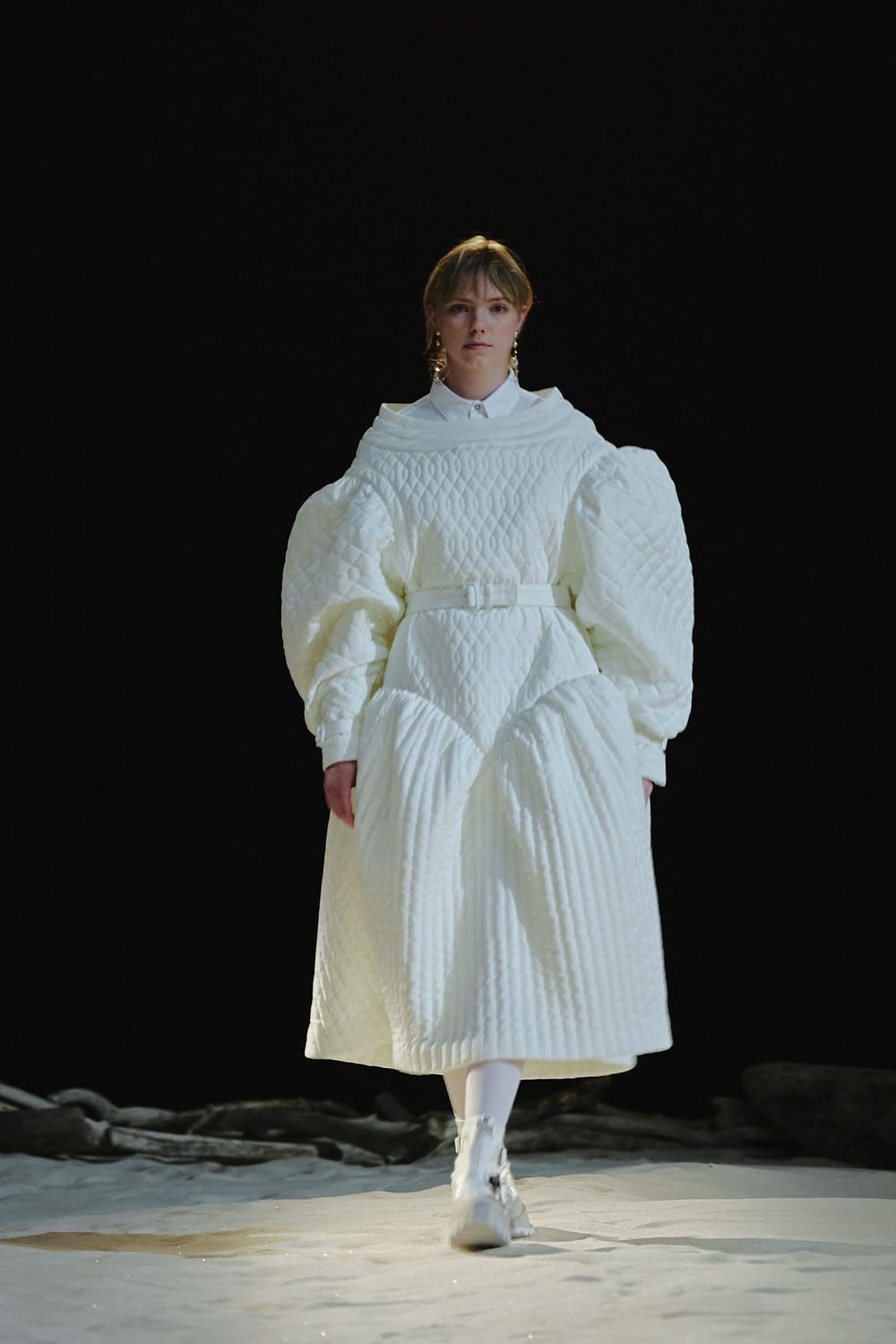 Anrealage Automne Hiver 2022-2023 Paris Runway Magazine
