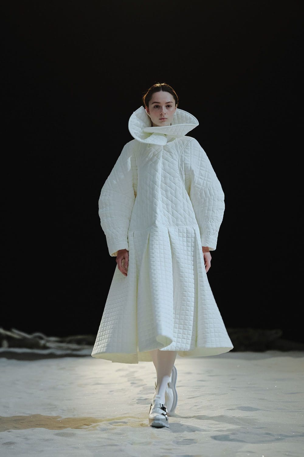 Anrealage Automne Hiver 2022-2023 Paris Runway Magazine