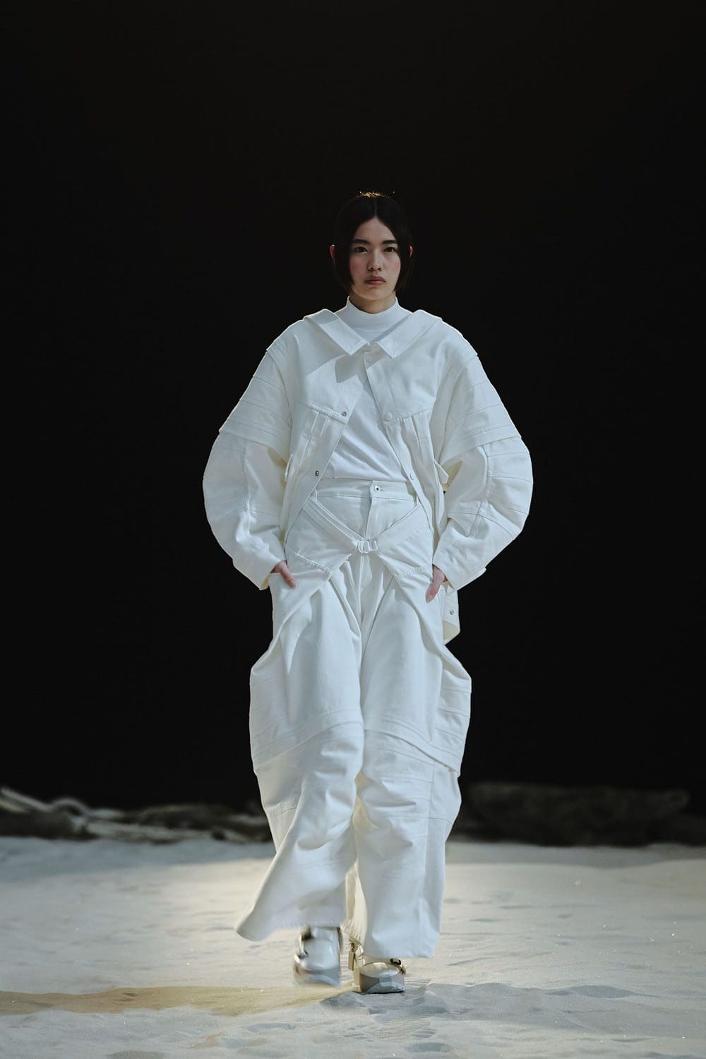 Anrealage Automne Hiver 2022-2023 Paris Runway Magazine